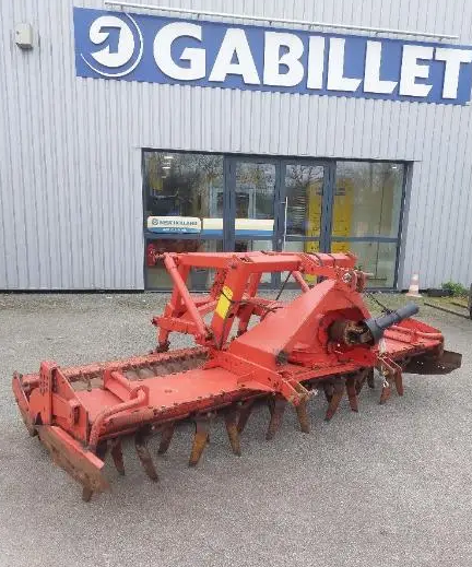 26748
