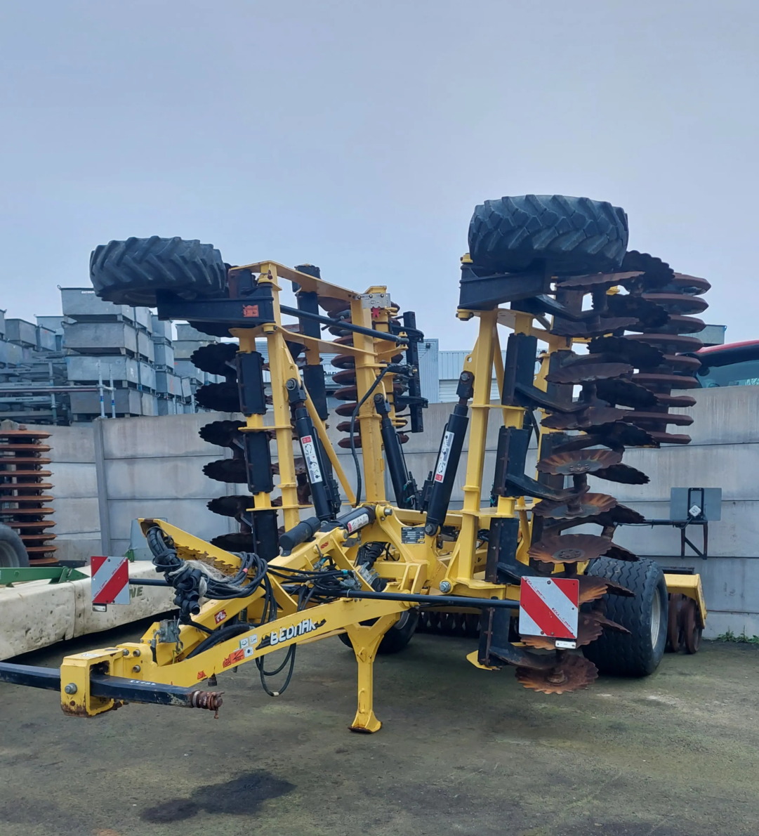 53183