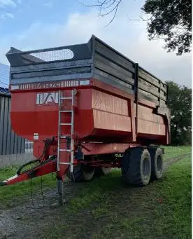 TRAILER T16